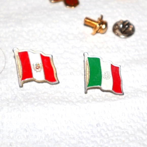 Lot of 7 Pins Flags 49ers etc.. - Picture 11 of 16